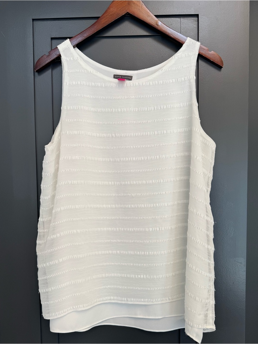 Vince Camuto White sleeveless blouse Woman’s size small with a layered design